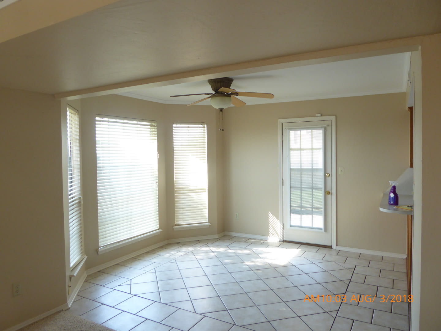 Spacious 2 story house on large corner lot – photo 5