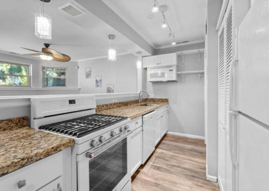 4520 South Saint Lawrence Ave – photo 2