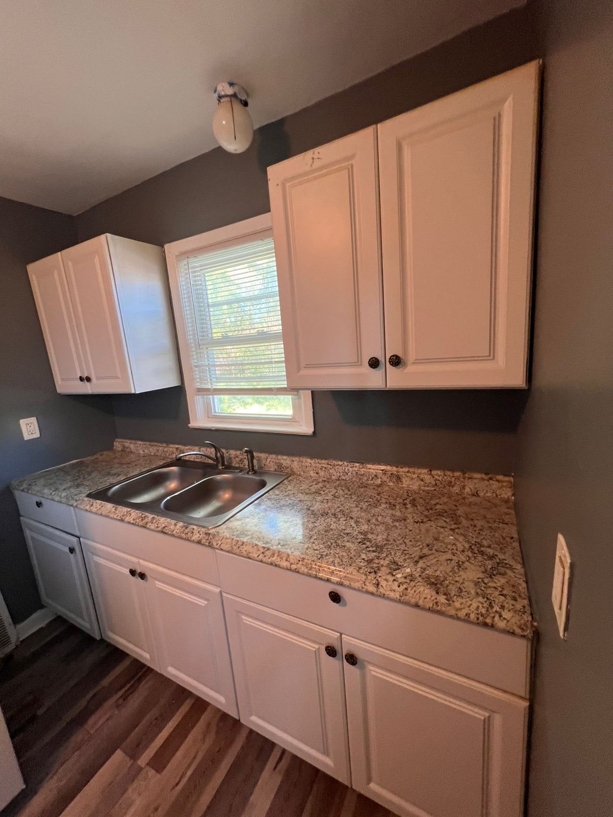 8832 Vaughan Street – photo 3