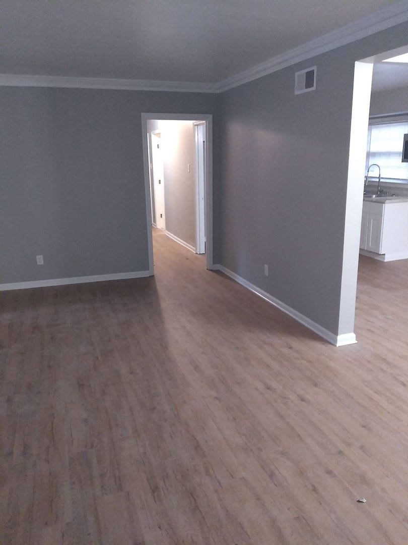 4 Success Now Offering This 3 Bedroom 2Bath Home With An Open Floor Plan Renovated Bathrooms And Lvp Throughout – photo 2