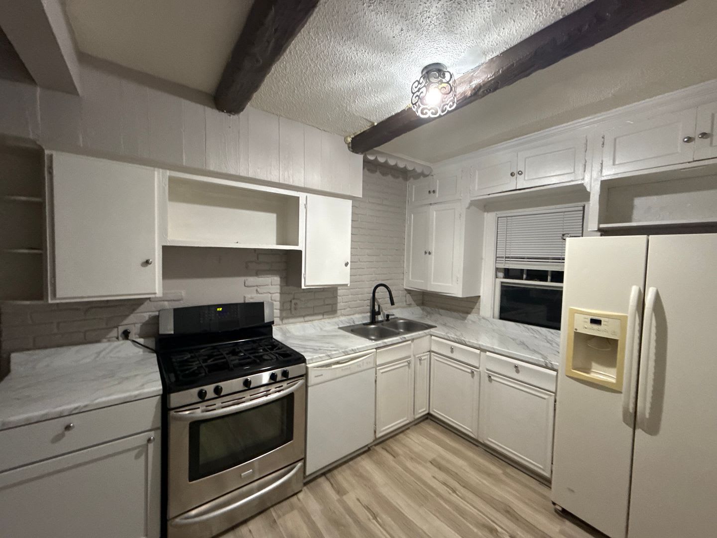 Spacious 3 Bedroom 1 Bath house in Crystal! – photo 5
