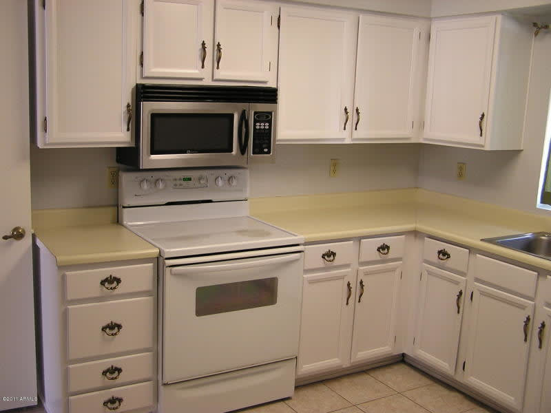 HOA Free, 3 Bed with Desert Landscaping and RV Gate! – photo 5