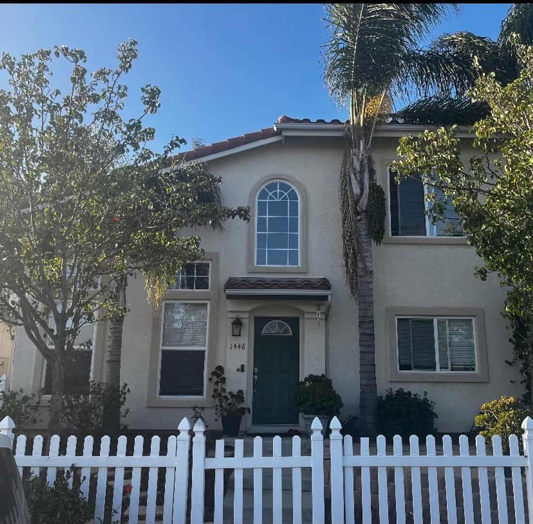 Large 4 Bedroom 3 Bath House w/ 2 car garage – photo 1