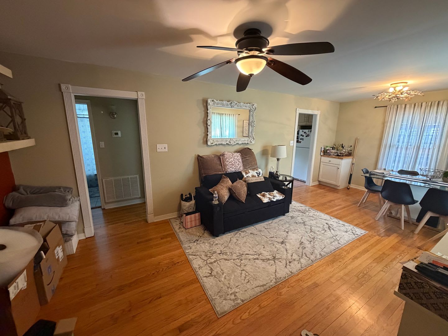 Charming 2 Bedroom Home with Spacious Yard in Henrico! – photo 5