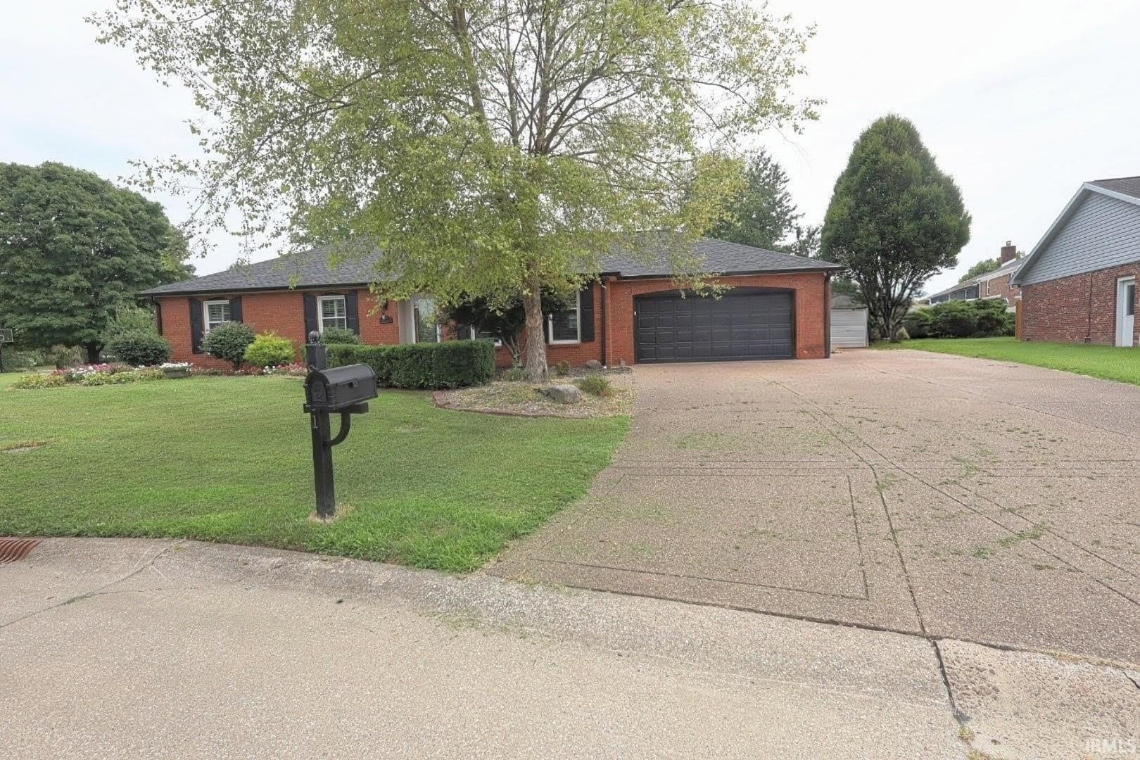 8231 Lake Terrace Drive – photo 2