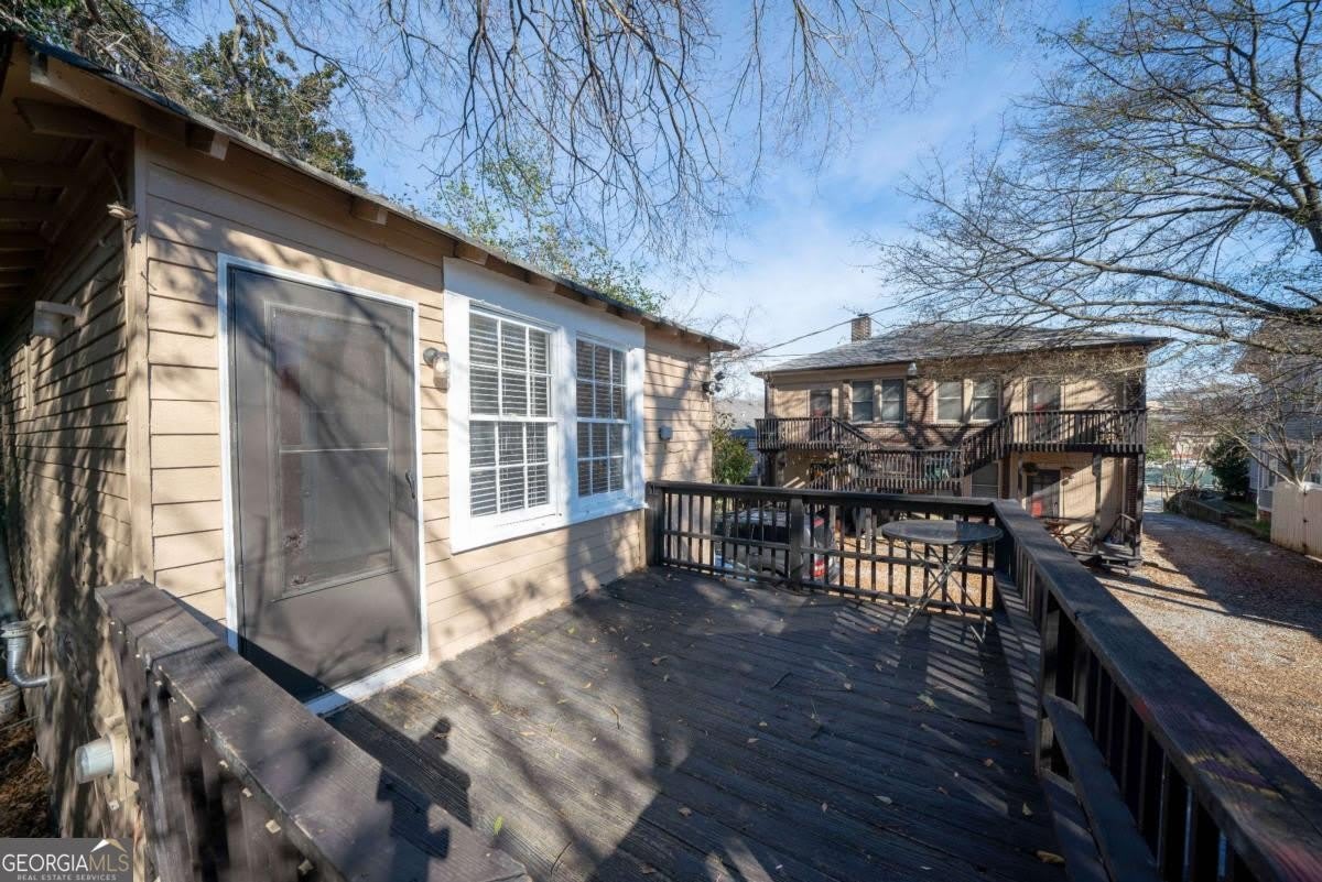 716 Lakeview Avenue NE – photo 1