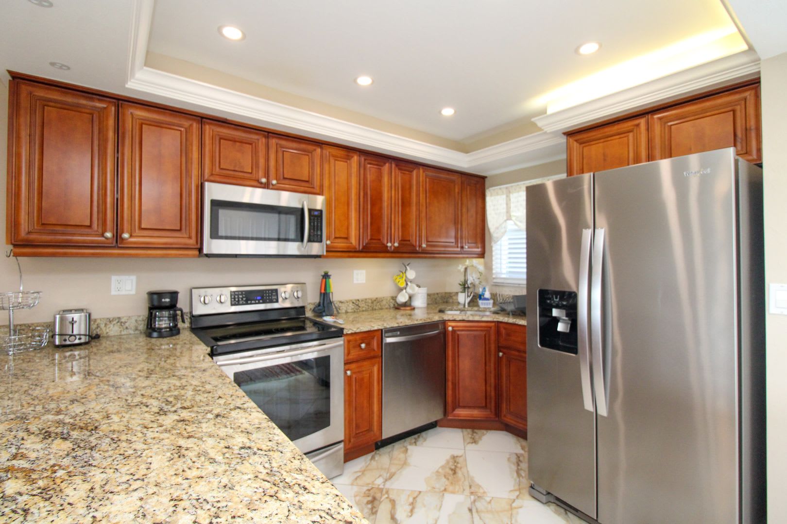 ***STUNNING TOP-FLOOR GOLF COURSE VIEWS***FURNISHED ANNUAL RENTAL***LELY*** – photo 5