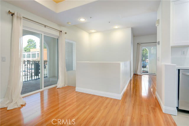 600 East Walnut Street – photo 4