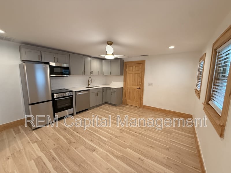 121 18th Ave N – photo 3