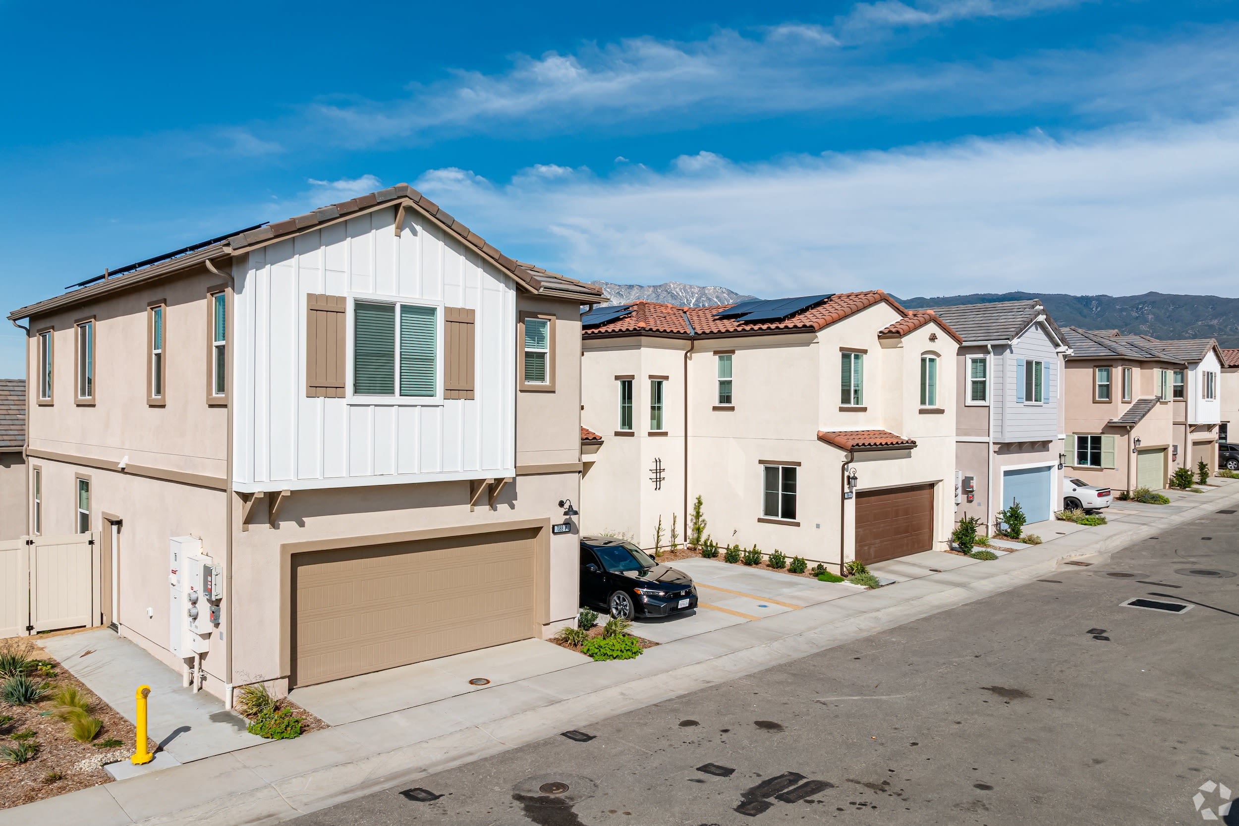Hard To Find Premium Corner Lot Walnut Village North – photo 3
