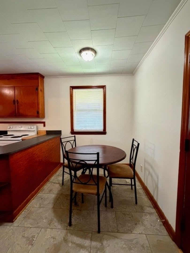 ~~ Cute 2-bedroom Brick Ranch located in Elon ~~ – photo 4
