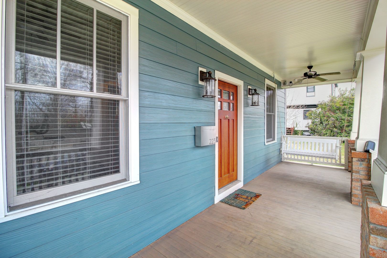 Price Reduced Beautifully Spacious 3Bd 2 5Ba Home Just Minutes From Downtown Durham With Fenced In Backyard – photo 2