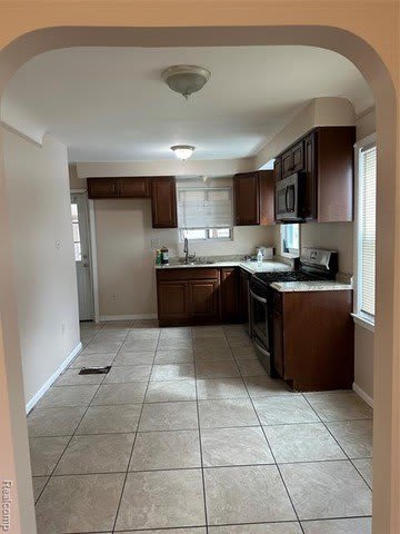 4810 Ternes Street – photo 2