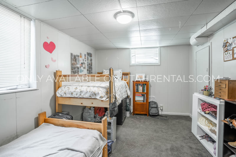 547 E 400 N – photo 2