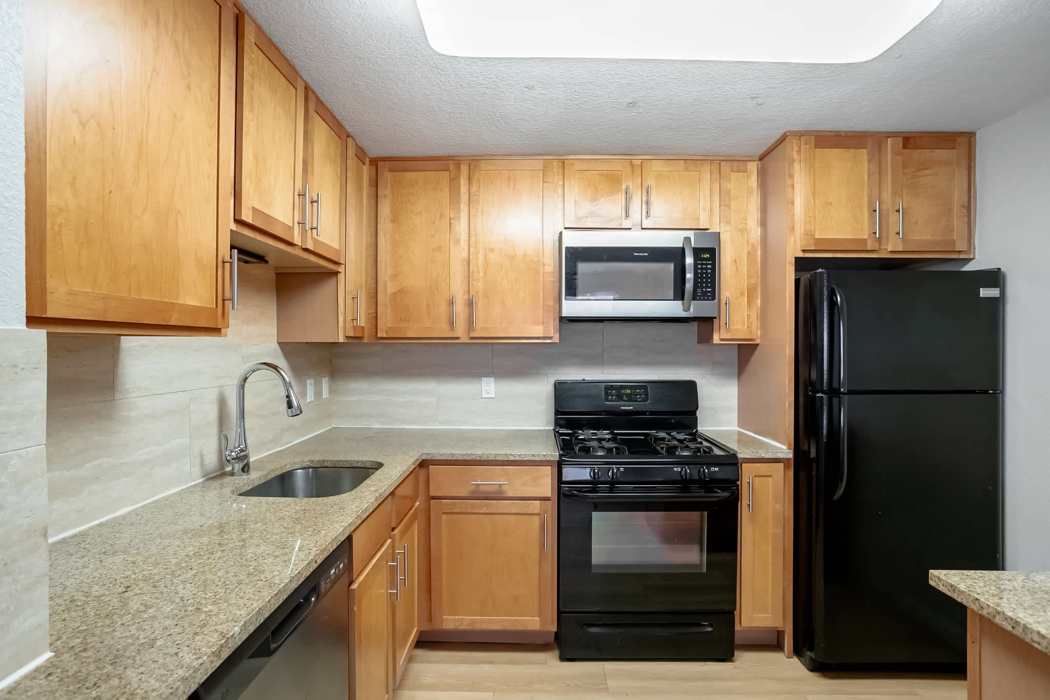 1520 S Albion – photo 5