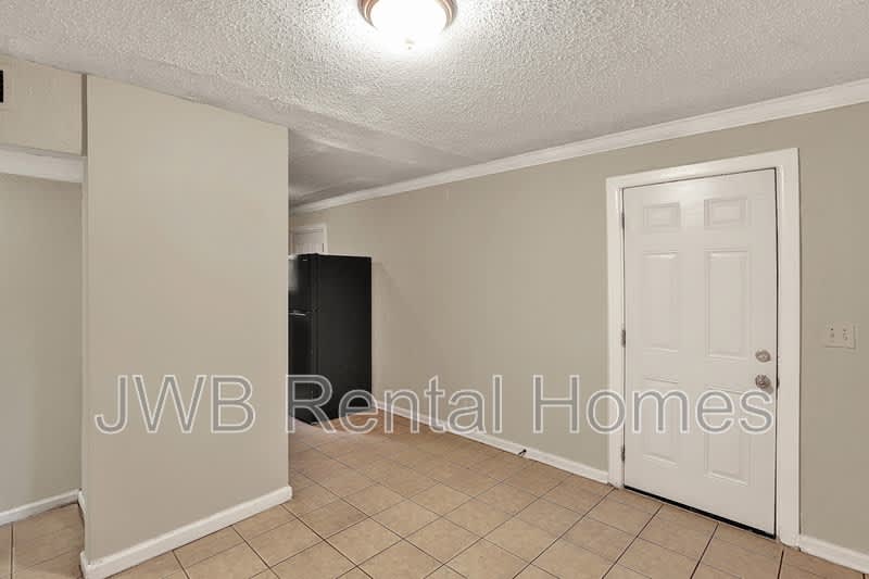 1524 21st St W #4 – photo 4