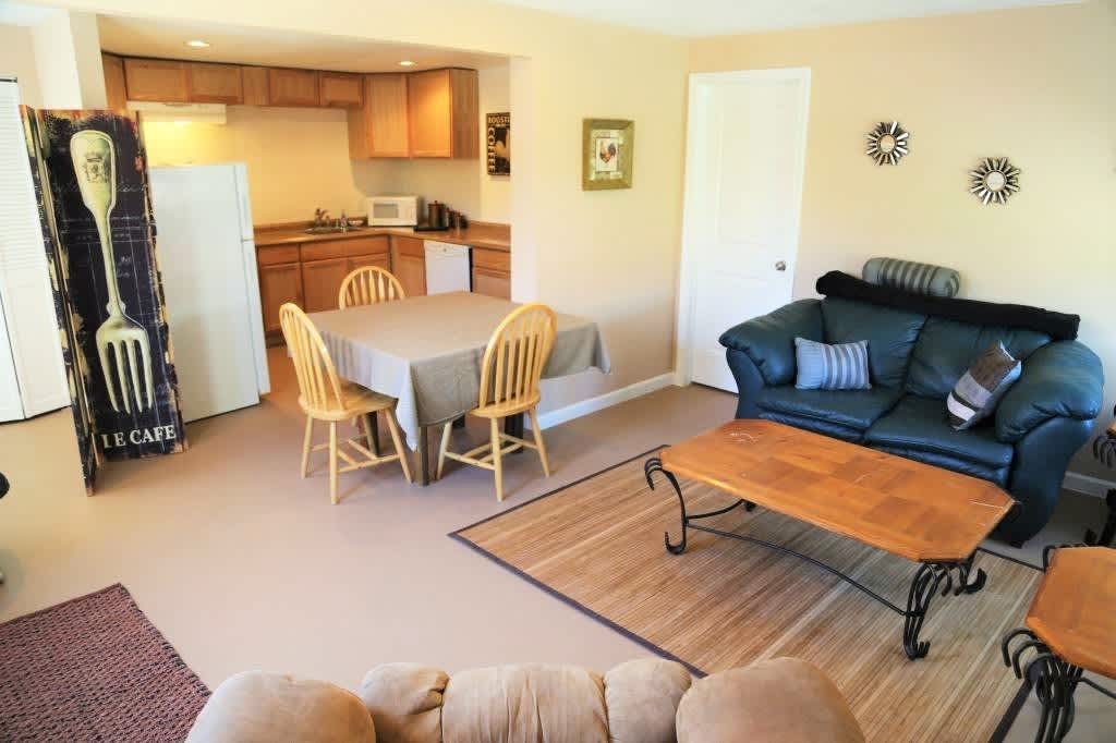1 Bed 1 Bath House Utilities Included – photo 3