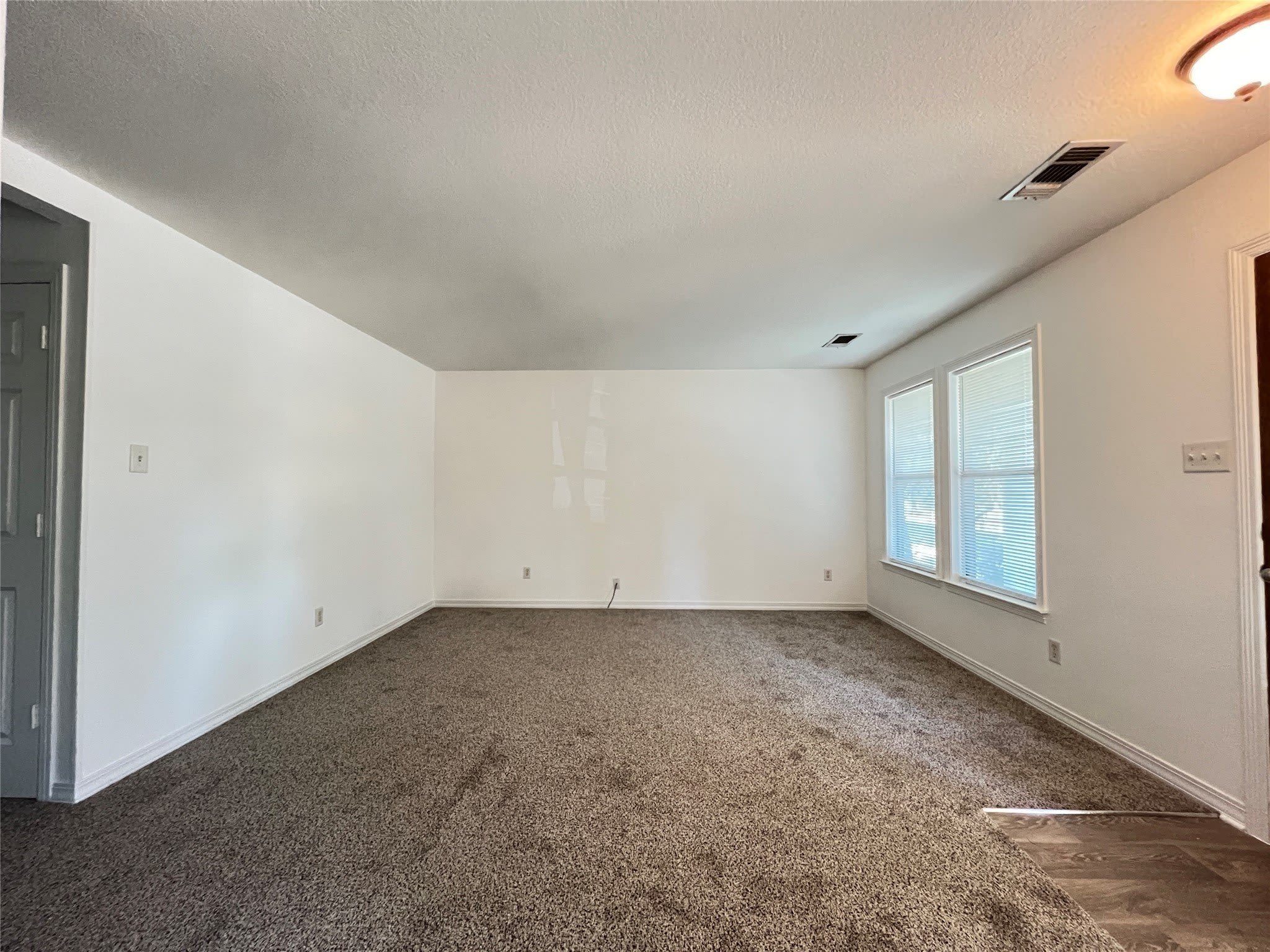 403 W Oak Street – photo 3