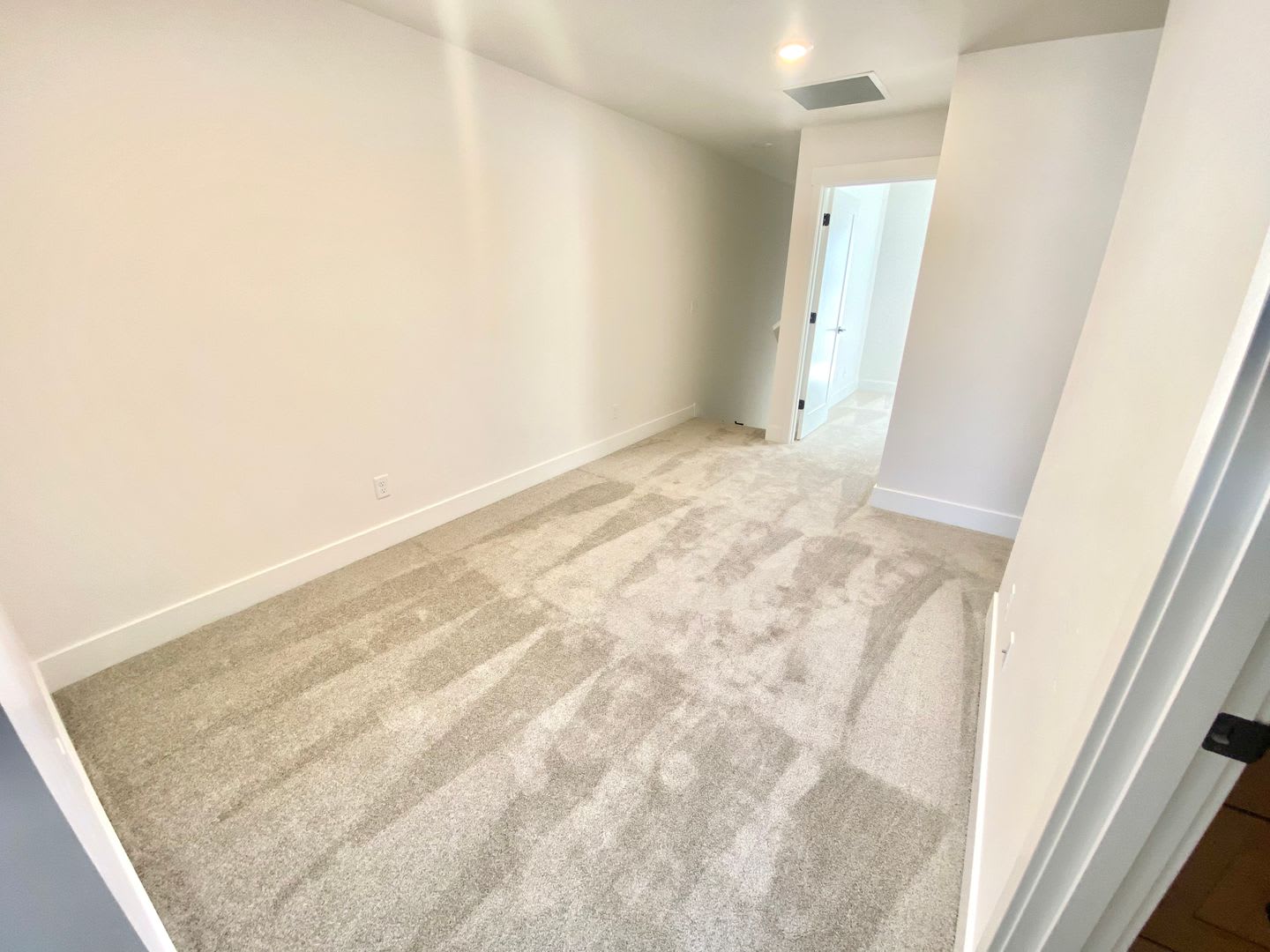 750 Off 1St Month 2023 Palisch Townhome In Petrosa Close To The Clubhouse And Park 3807 Ne Eagle – photo 5