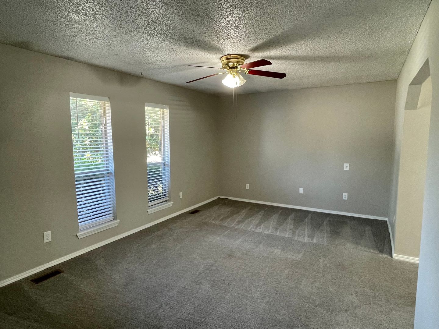 Updated 3 Bedroom 1.5 Bath Home!! – photo 5