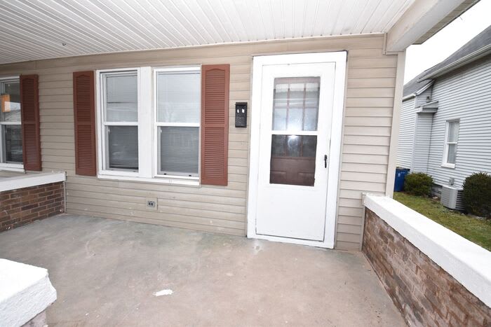 118 West 8th Street – photo 2