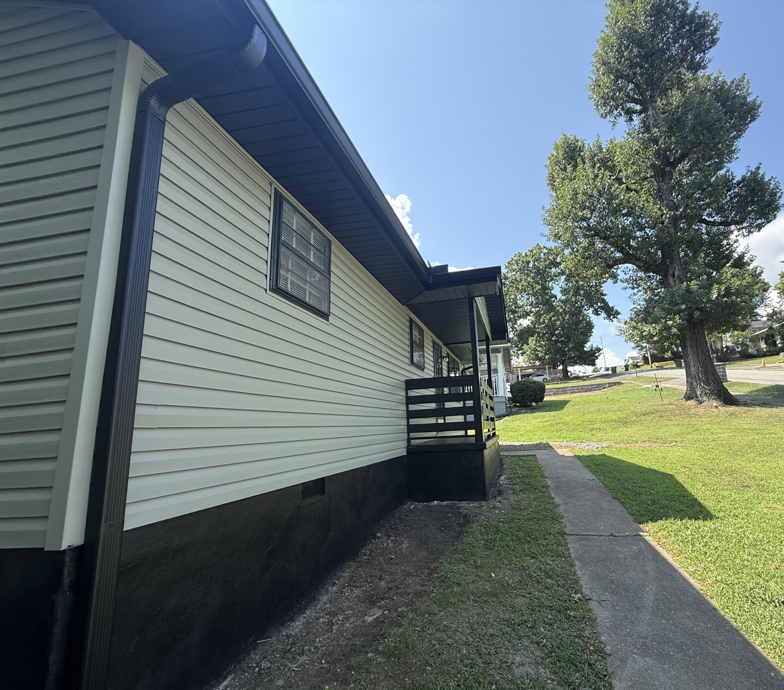 2604 12th Avenue – photo 2
