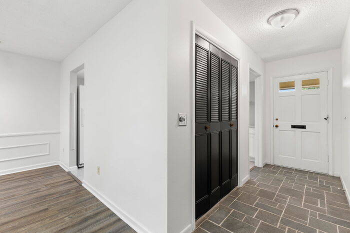 1657 South Lake Avenue – photo 3