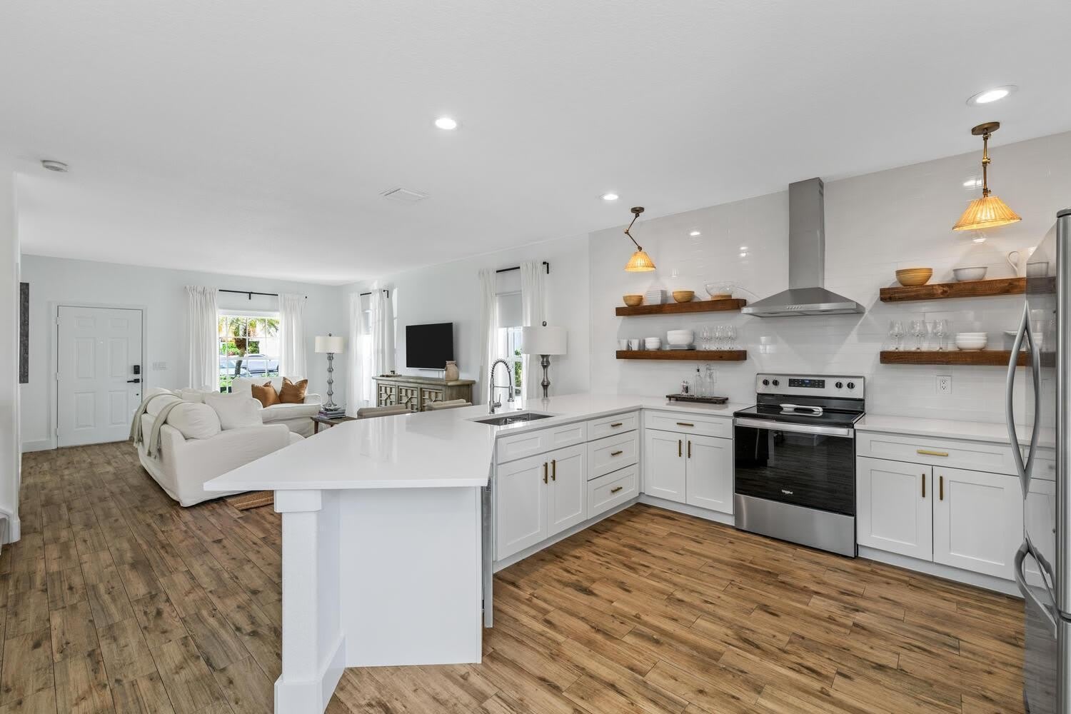 13531 Fountain View Boulevard – photo 3