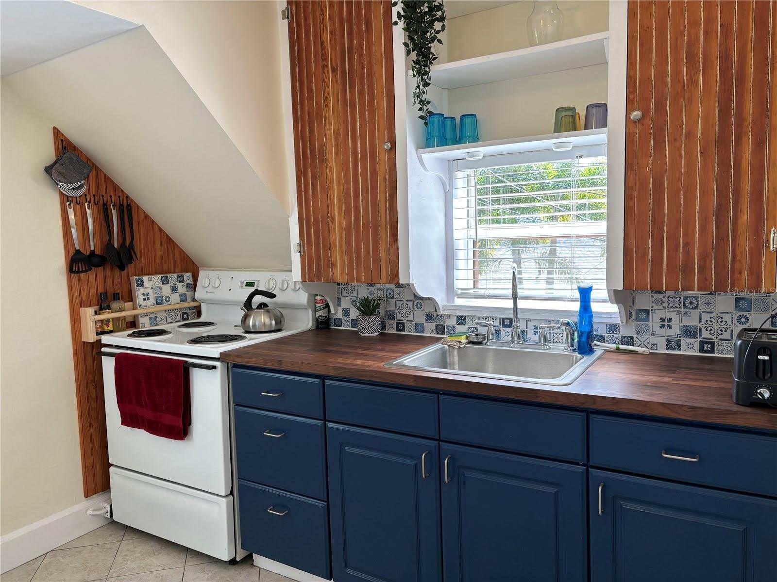 810 22Nd Avenue N – photo 3