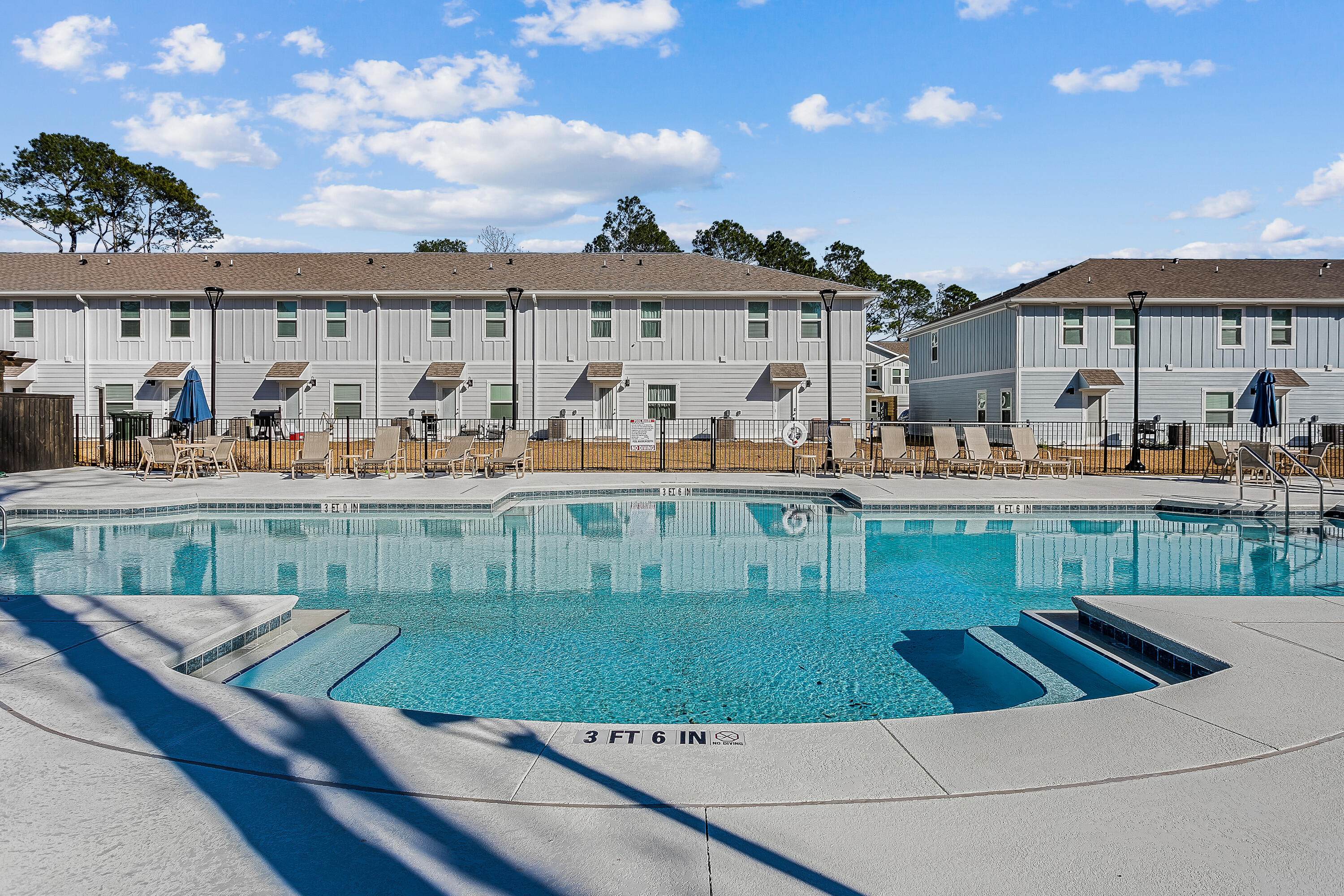 1554 Iroquois Ct – photo 1
