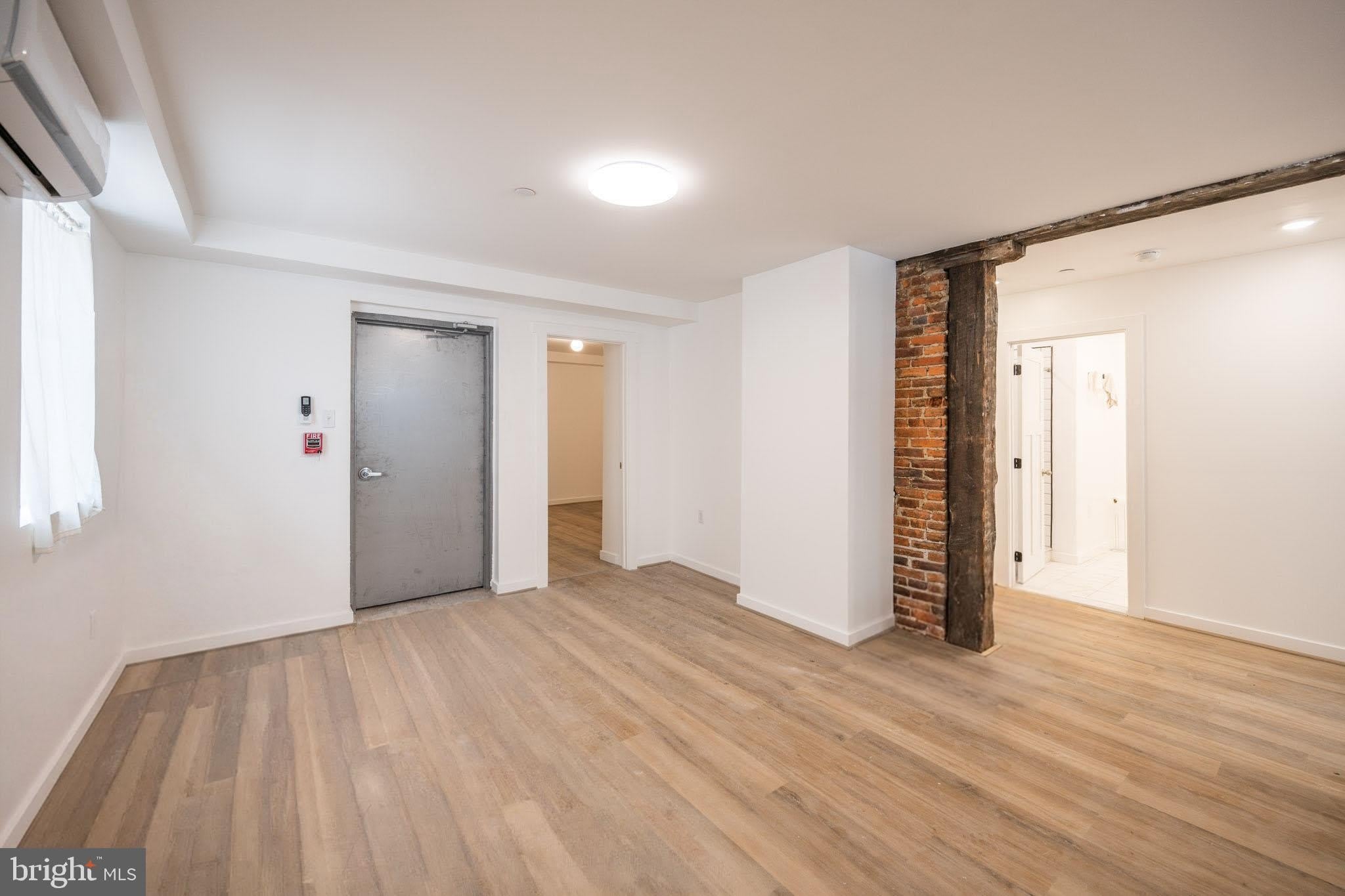 711 W THOMPSON Street – photo 5