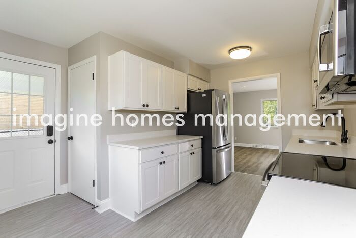 10922 Willfleet Drive – photo 5