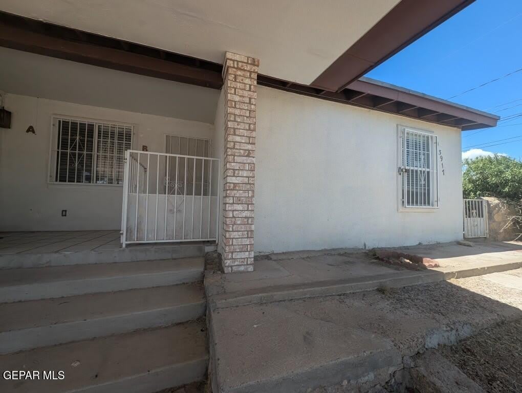 3917 Volcanic Avenue – photo 2