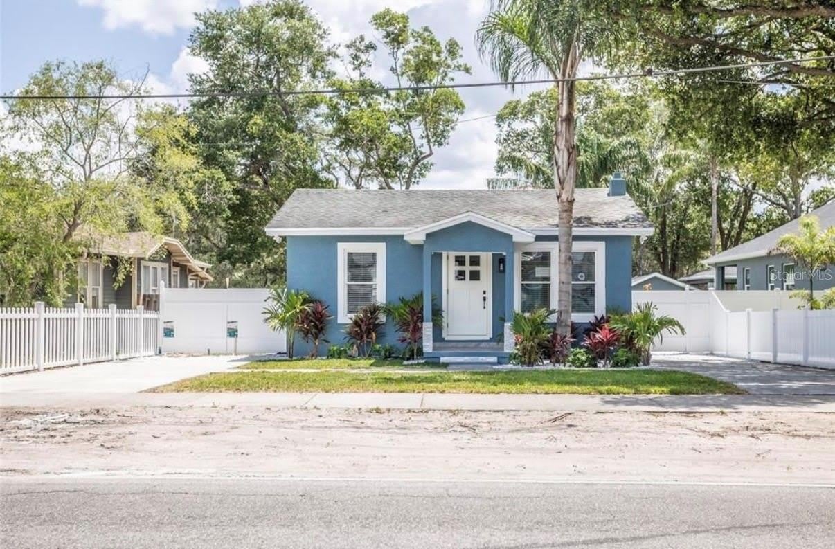 8907 N BOULEVARD – photo 1