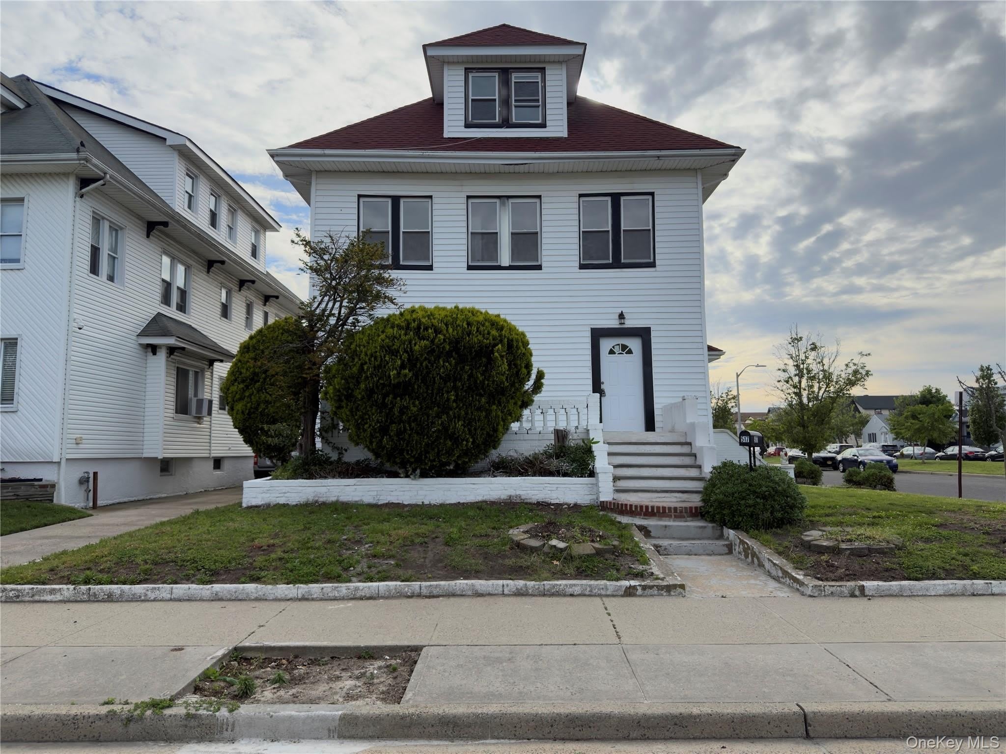 302 W Hudson – photo 1