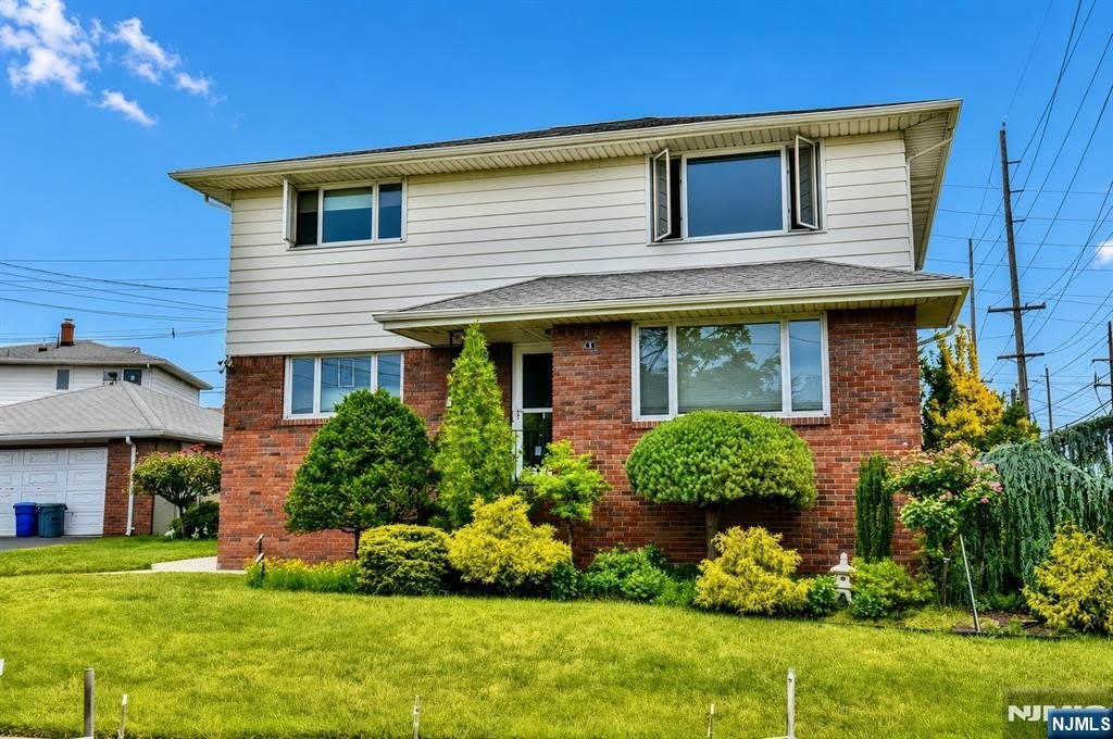 1 Rena Court – photo 1