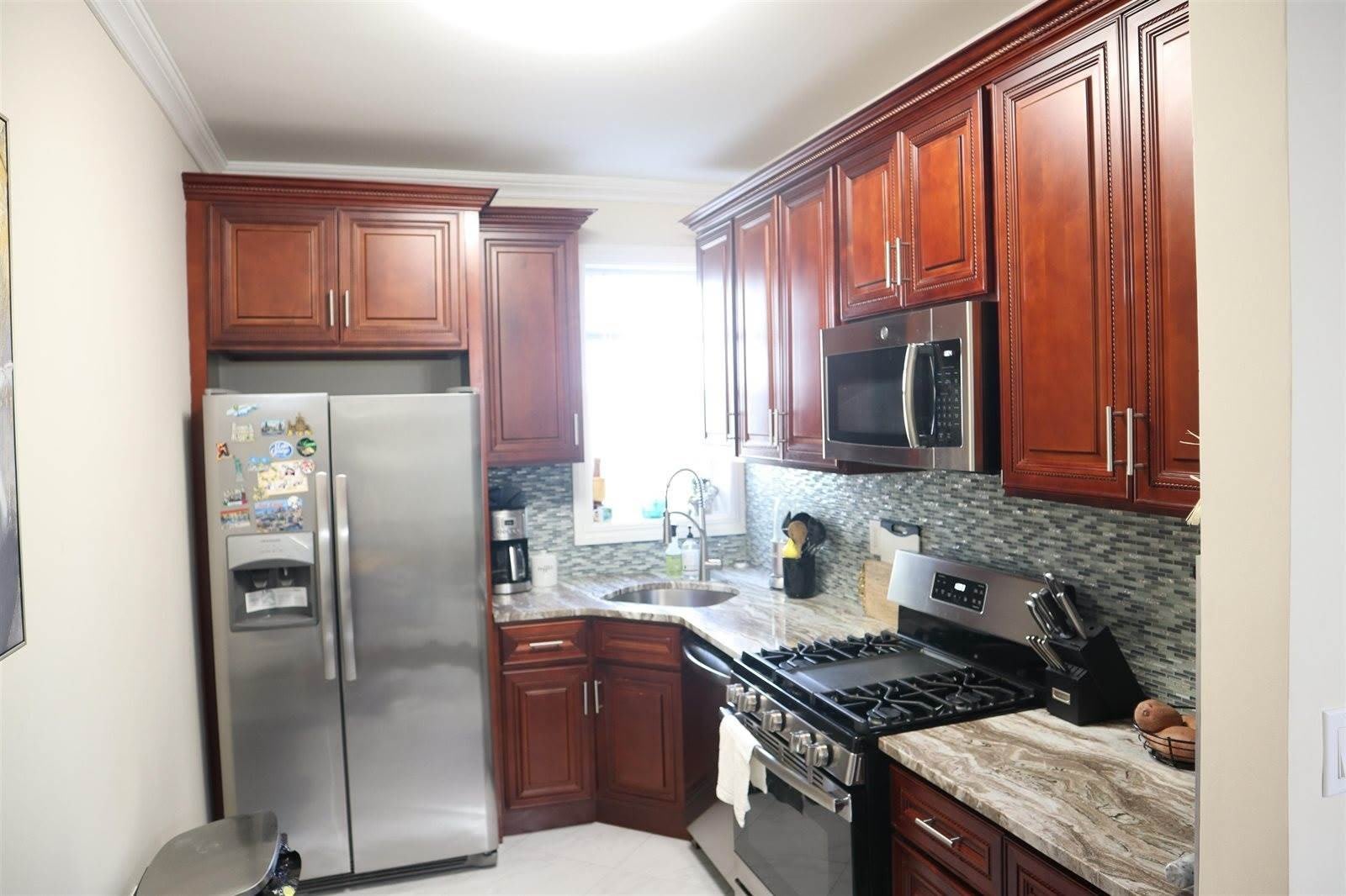 408 Woodlawn Ave – photo 4