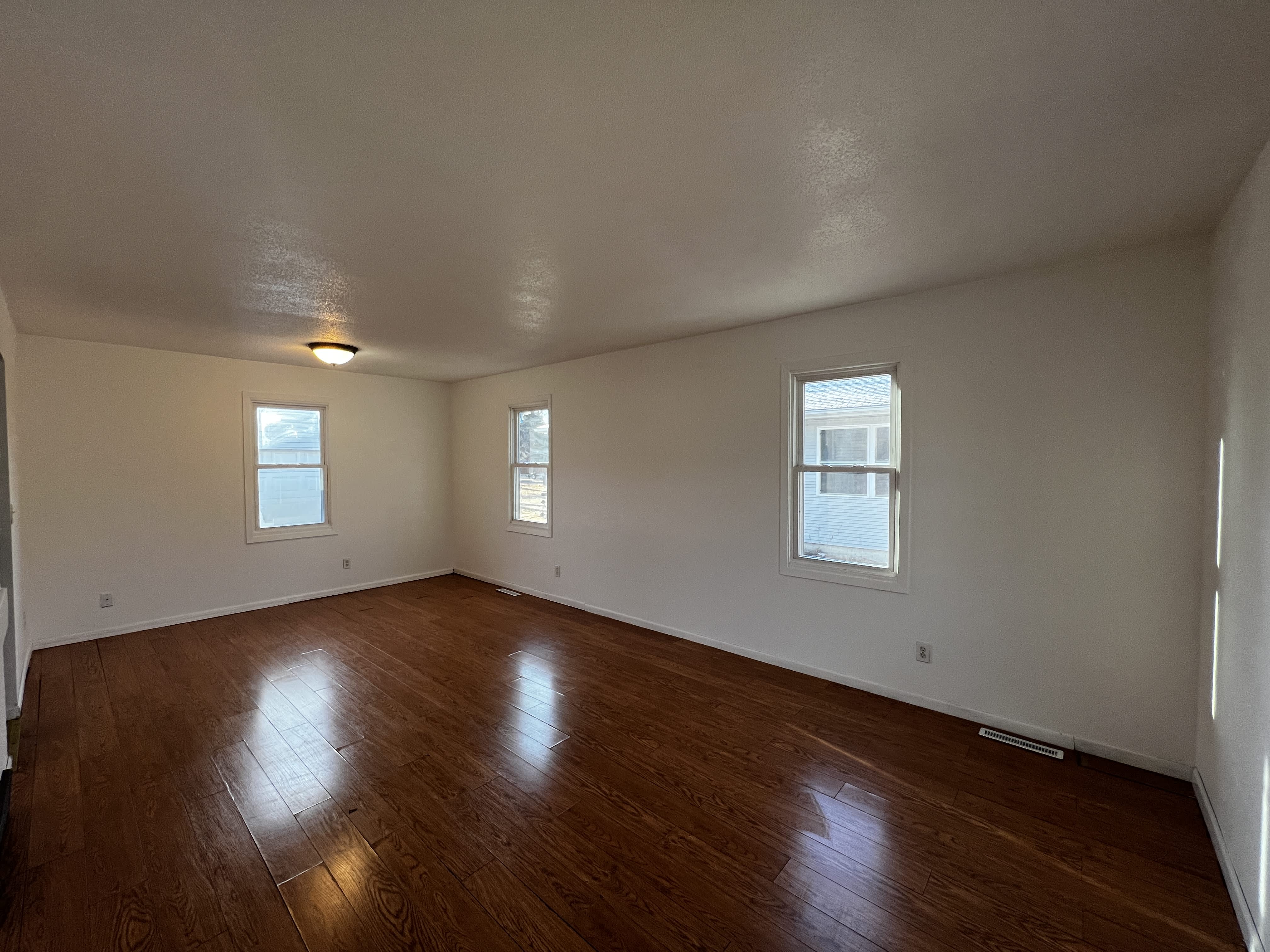 909 26th St N – photo 2