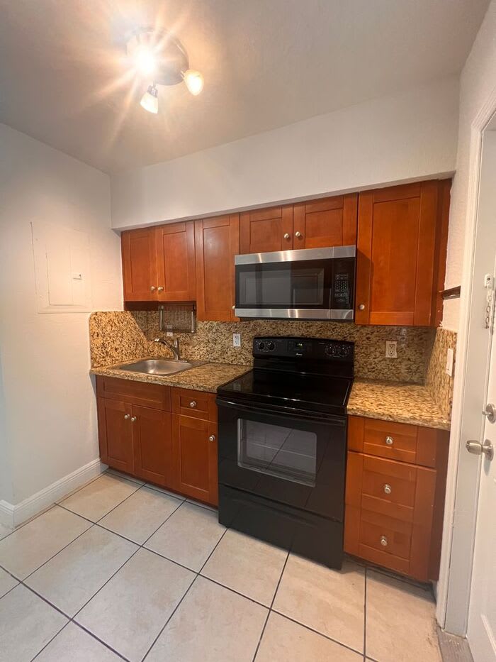 31 Menores Avenue – photo 5