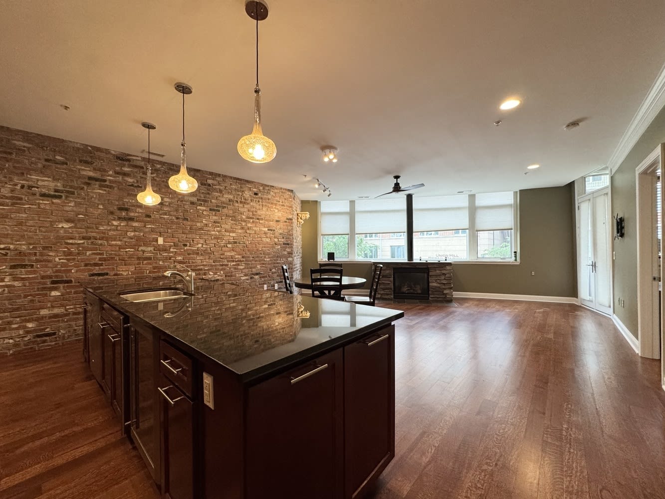 2929 Mcgee Trafficway – photo 1