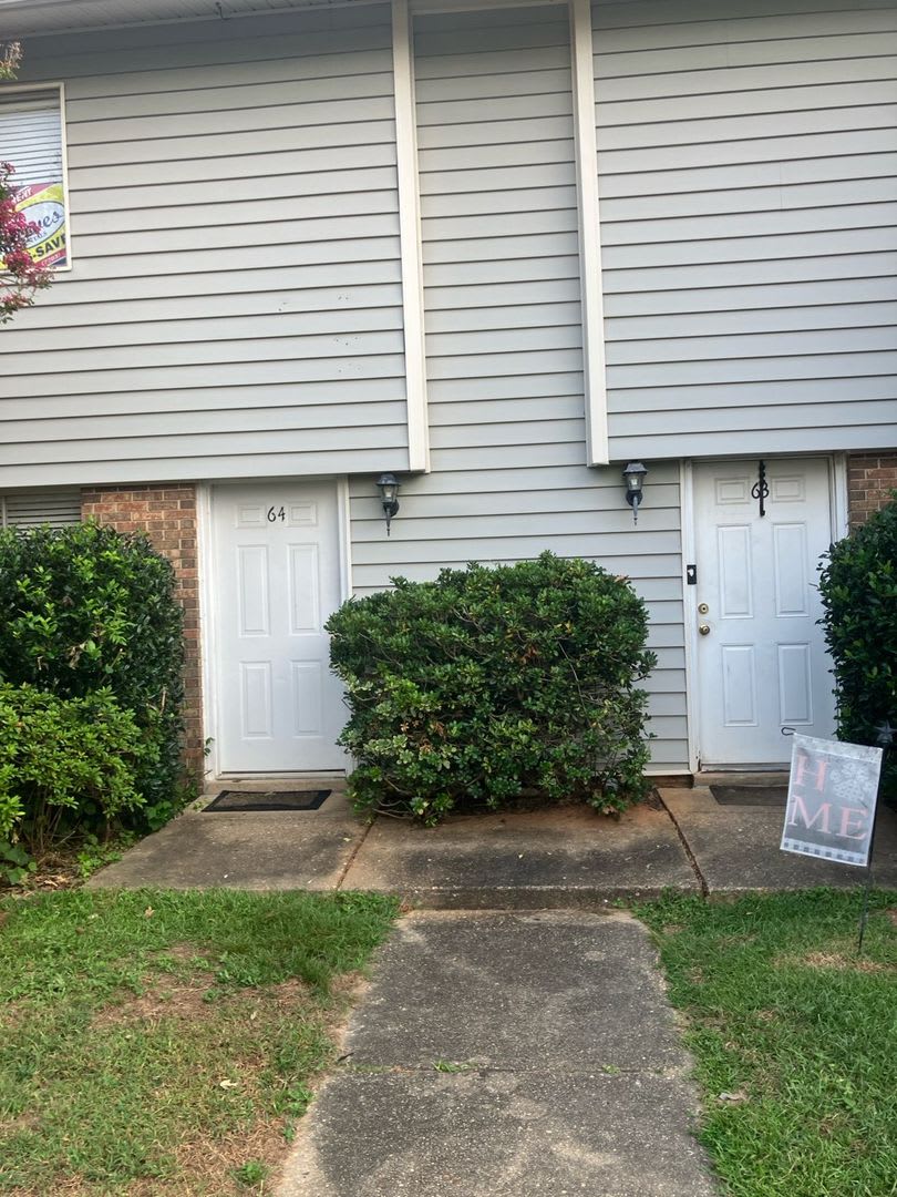 1/1.5 Townhome in Springhill Place – photo 2