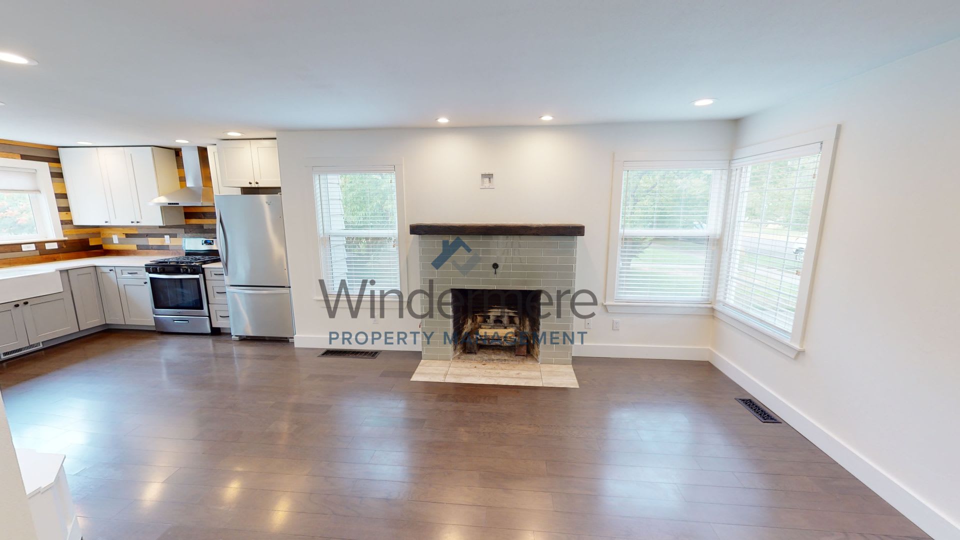 1346 Bonsella ⭐ Fenced Backyard, Stainless Steel Appliances ⭐ – photo 3