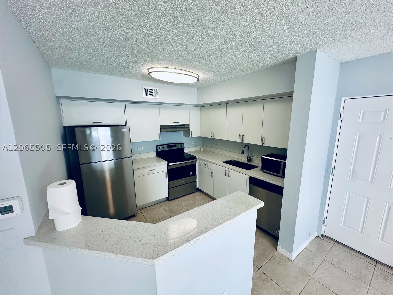 3630 N 56Th Ave – photo 5