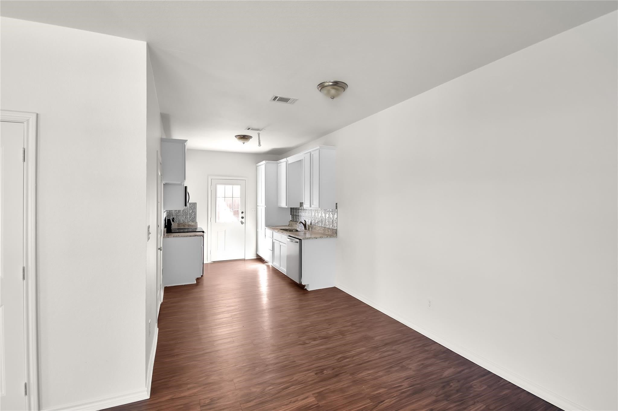 1102 Parkway Trail – photo 5