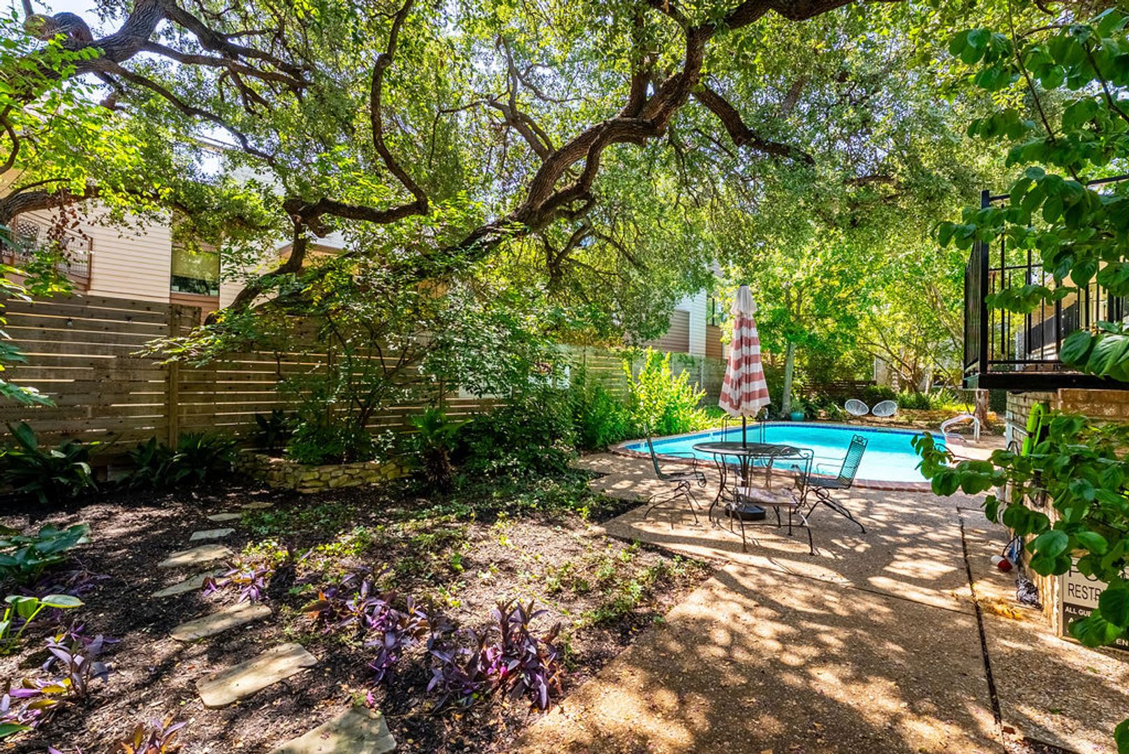 Beautiful 2 bedroom, 2 bathroom unit in West Austin!!! – photo 3