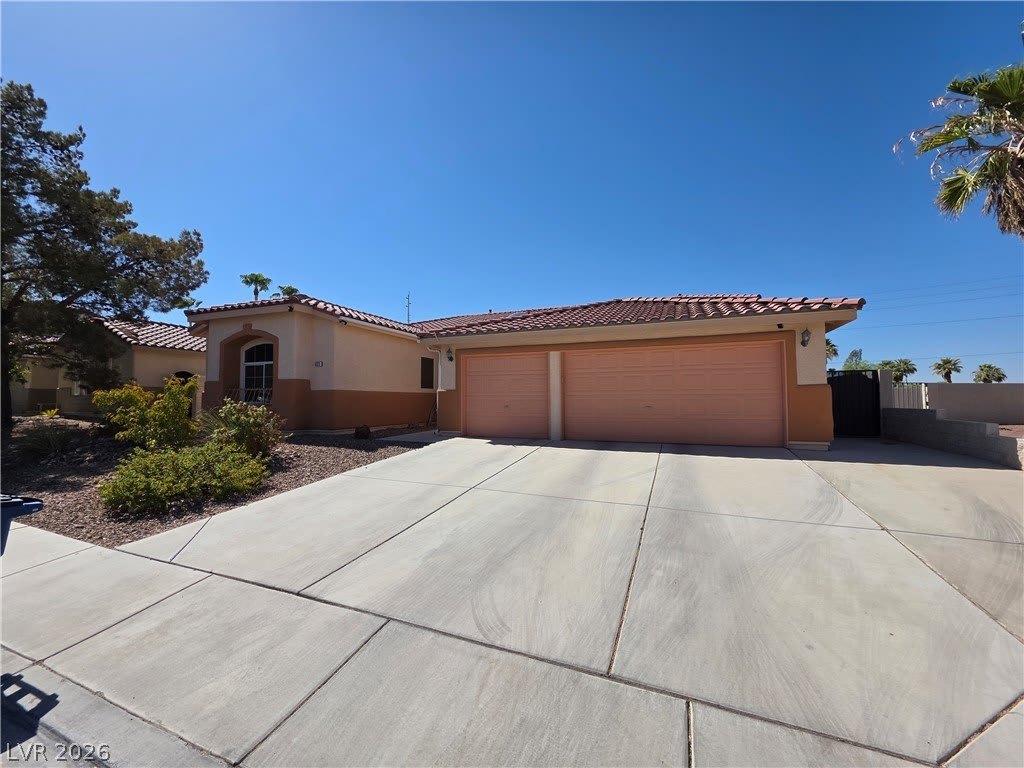 6323 Mahogany Peak Avenue – photo 2