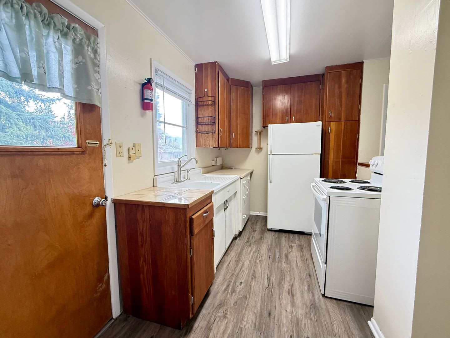 502 F Ave – photo 4