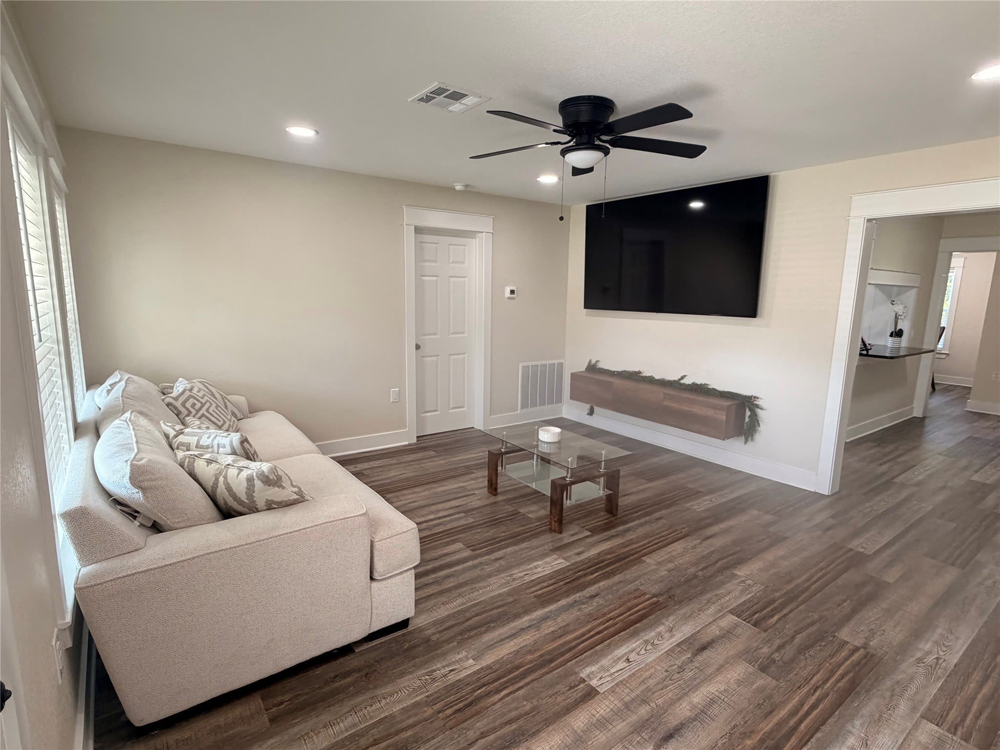 1512 Lexington Street – photo 2