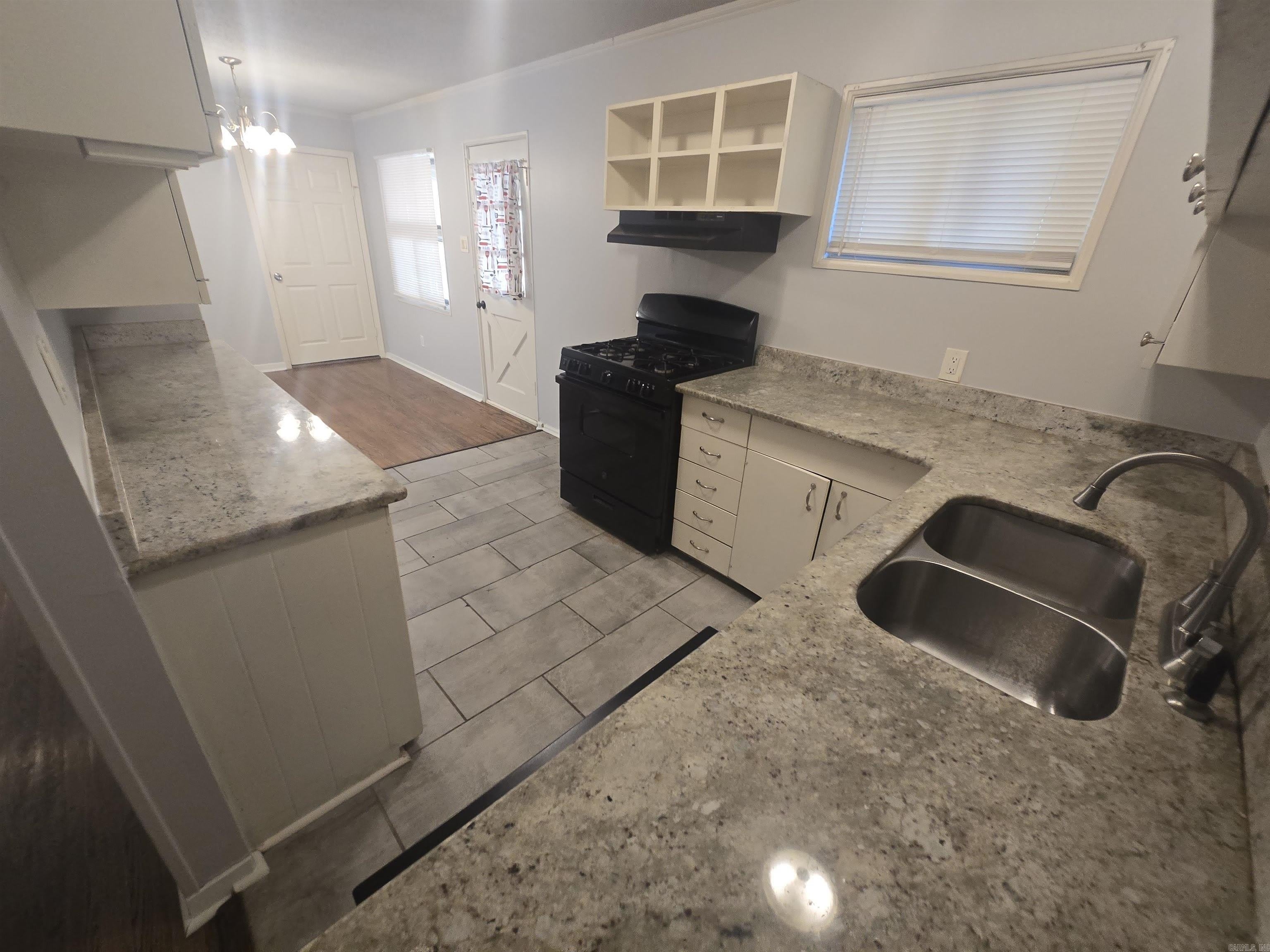 4 Delrose Drive – photo 4