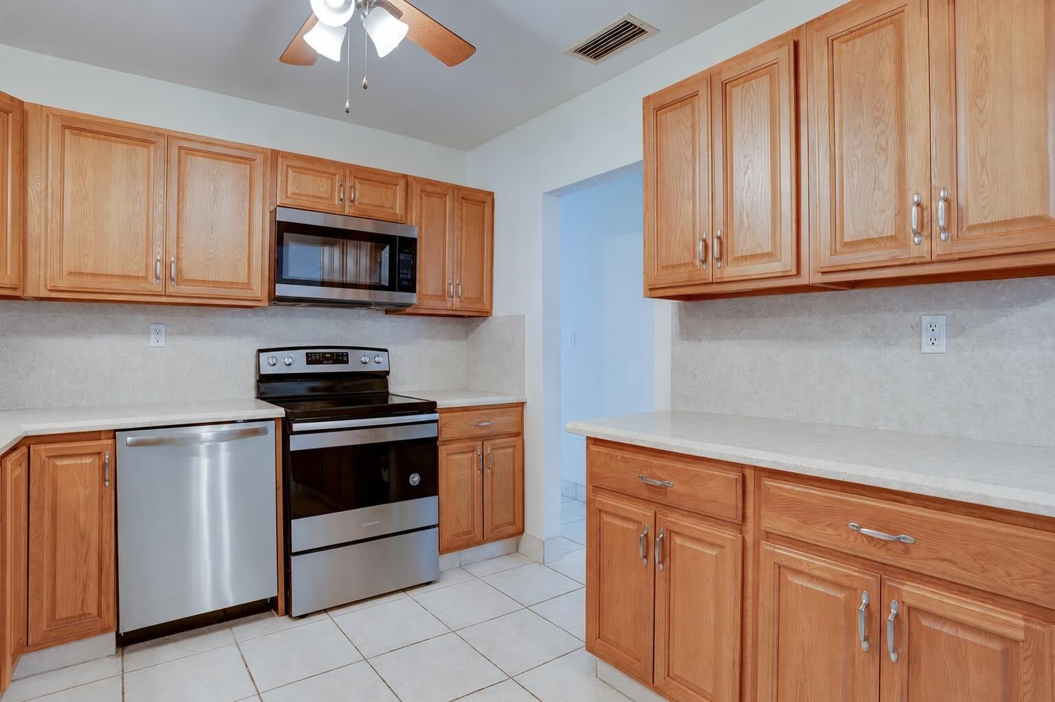 970 SW 3RD Avenue – photo 3